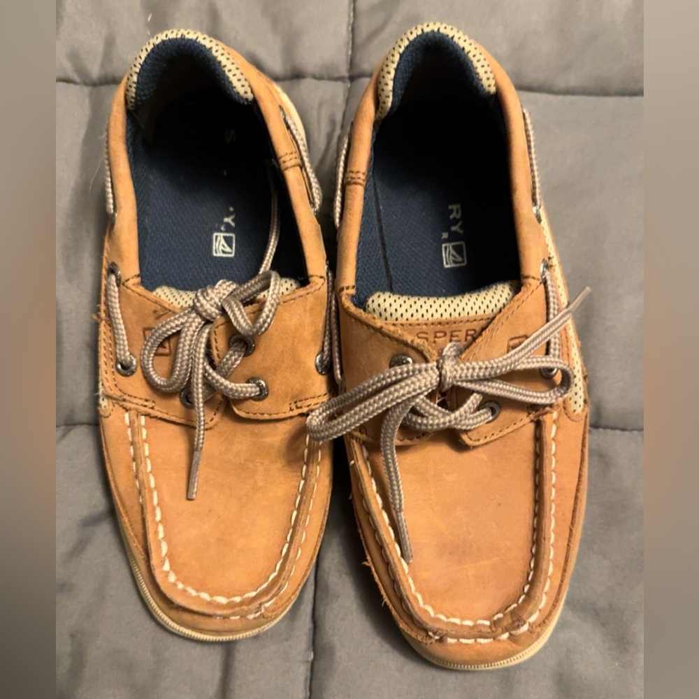 SPERRY DRESS SHOES.